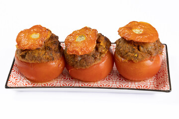 tomates farcies, en gros plan, isolé sur un fond blanc