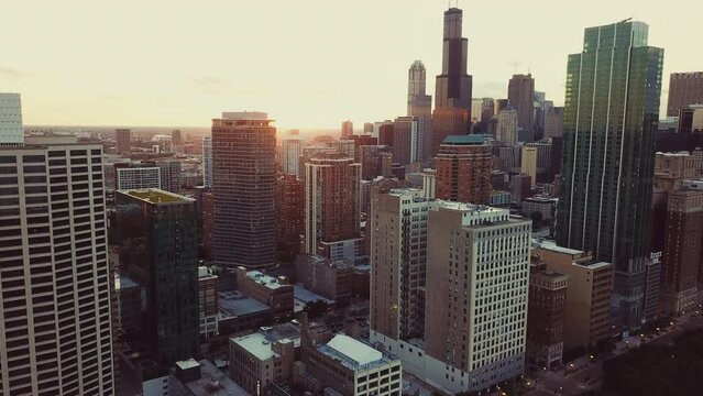 Chicago-Downtown-Sunset-LakeshoreDrive