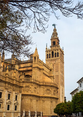Fototapeta na wymiar Fachada de la catedral de Sevilla