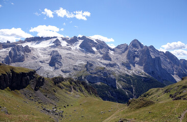 Fototapeta premium Blick vom Padonkamm zur Marmolada