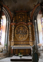 Autel baroque dans l'église paroissial de Beaulieu-sur-Dordogne, Corrèze, France
