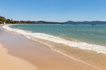 Fototapeta na wymiar onda e areia da praia de jurere florianópolis santa catarina brasil jurerê internacional