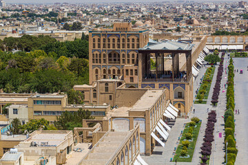 Obraz premium Ali Qapu Palace at Naqsh-e Jahan Square in Isfahan, Iran
