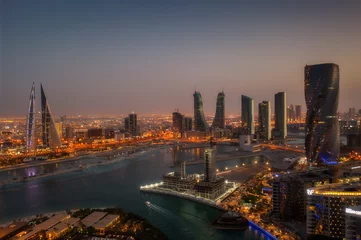 Fotobehang Manama, Bahrain skyline at night taken in April 2022 © Lukas