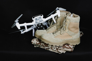 Wojsko wyposażenie wojskowe buty taktyczne i dron