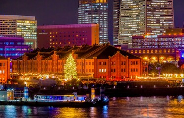 クリスマスの横浜　Dec.2022　大混雑する赤レンガ倉庫