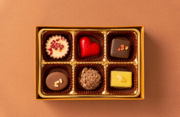 chocolate in a gift box.  チョコレートギフト。箱に入ったチョコレート