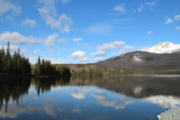 Fototapeta na wymiar reflection of clouds in the lake, Jasper National Park, Alberta