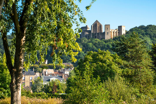 ch&acirc;teau de la Madeleine &agrave; Chevreuse, Yvelines
