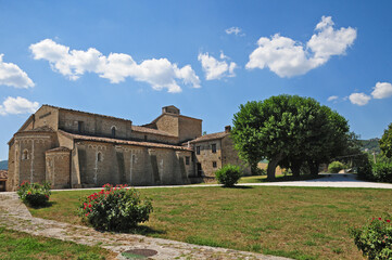 Fototapeta na wymiar Abbazia di Sant'Urbano. Apiro, provincia di Macerata - Marche