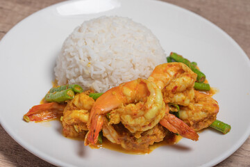 Stir fried Prawn Curry Paste with Long Beans