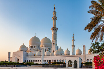 Fototapeta na wymiar Grande mosquée d'Abu Dhabi.