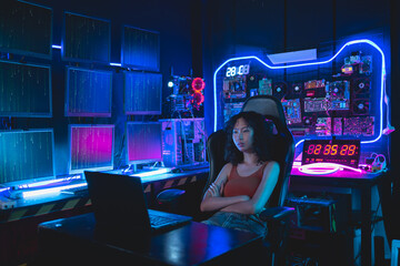 Fototapeta na wymiar Portrait of Asian Women programmer, staring confidently into camera