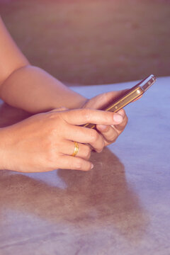 Hand with samrt phone