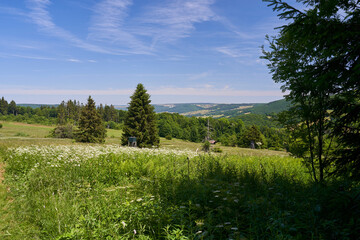 Fototapeta na wymiar Landschaft im Oberen Ulstertal der Hochrhön, Bioshärenreservat Rhön, zwischen Hessischer Rhön und Bayerischer Rhön, Deutschland