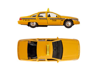 Gelbes Taxi Spielzeug Auto, seitliche Ansicht und von oben, freigestellt, transparent, ohne...
