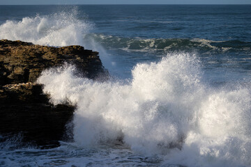 Fototapeta na wymiar Maritime storm with waves of 7 meters in Rinlo!
