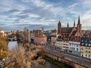 Obraz premium Strasbourg old city center panoramic overview from high point