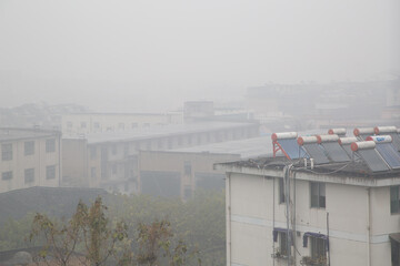 Fototapeta premium foggy city view