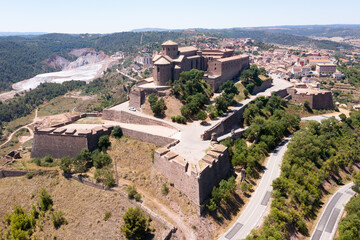 Obraz premium Panoramic view from the drone on the Cardona castle. Catalonia, Spain