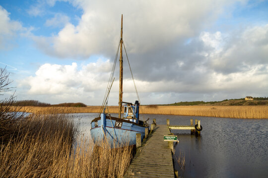 Boot einsam in Ruhe am See
