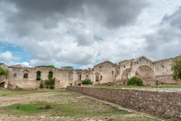Fototapeta na wymiar Abandoned ruins of old mining estates at Mineral de Pozos in Guanajuato, Mexico