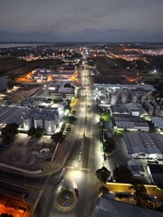 Fototapeta na wymiar Ciudad desde el cielo en la noche
