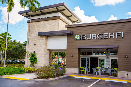 Photo of shops and restaurants at Tower Shops outdoor mall Davie Florida burgerfi