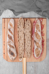 Baguettes de masa madre y sanguche