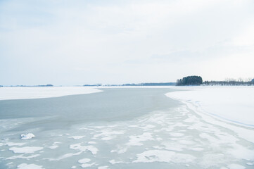 青森　冬　雪　鶴の舞橋　景色