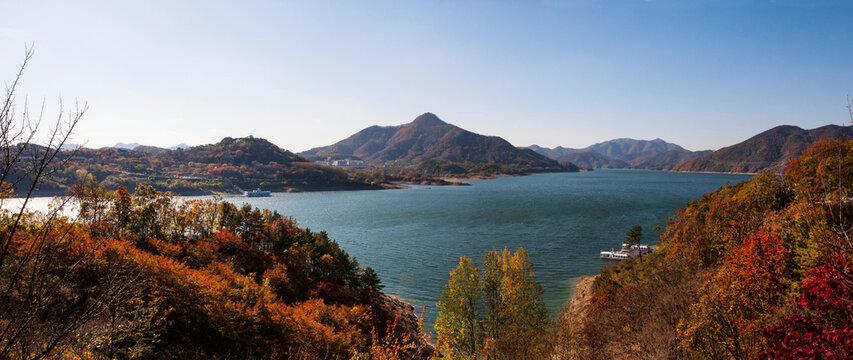 Danyang Mountain and River Landscape Photo 