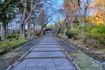 京都、毘沙門堂門跡の勅使門