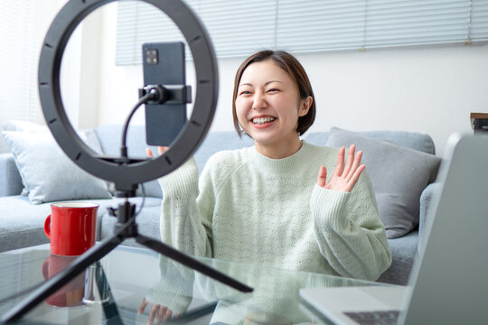 ライバー youtuber ライブ配信のイメージ