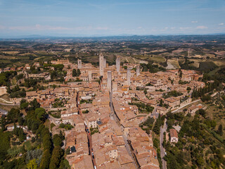 Fototapeta na wymiar The old tuscany city San Gimignano with its tall towers 