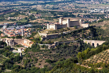 Fototapeta na wymiar Spoleto, Perugia.Veduta aerea della Rocca Albornoziana 