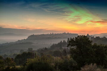 Obraz premium Orvieto. Veduta della città all' alba