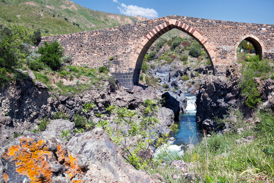 Adrano, Catania.Ponte dei Saraceni
