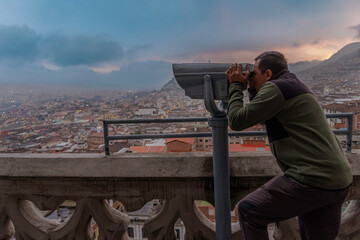 Obraz premium Tourist observing the Basilica National Vote Quito