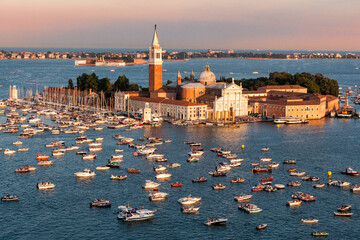Venezia. Isola di San Giorgio Maggiore con barche per la festa del Redentore
