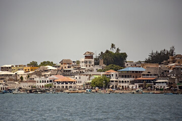 Fototapeta premium Shore view of Shela town in Lamu island, old white houses in Lamu, Kenya
