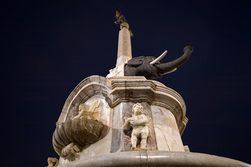 Obraz premium The Fontana dell'Elefante in Piazza del Duomo