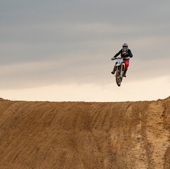 Fototapeta Moto Cros sport dla odważnych lubiących adrenaline obraz