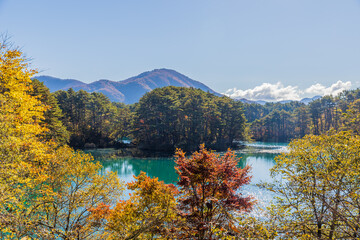 秋の五色沼湖沼群 毘沙門沼
