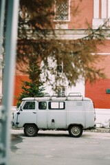 Obraz premium Old car on the road