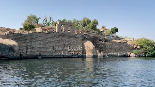 Ruinas en una isla del rio Nilo