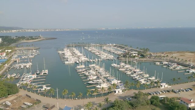 4k Puerto Marina Yates La cruz de huanacaxtle Nayarit M&eacute;xico