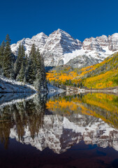 Maroon Bells Aspens and Autumn Snow 0410