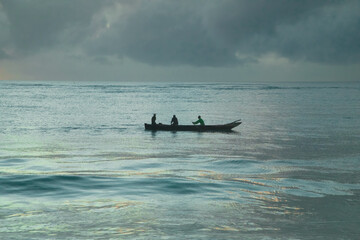 Naklejka premium Beautiful sun rise at beach. gorgeous beautiful sunrise over the ocean