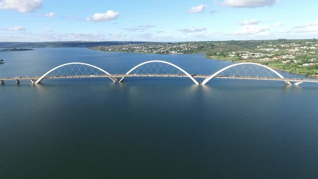Bras&iacute;lia, Ponte JK