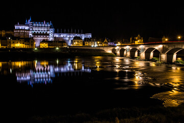 Fototapeta na wymiar Amboise bei Nacht - Loire
